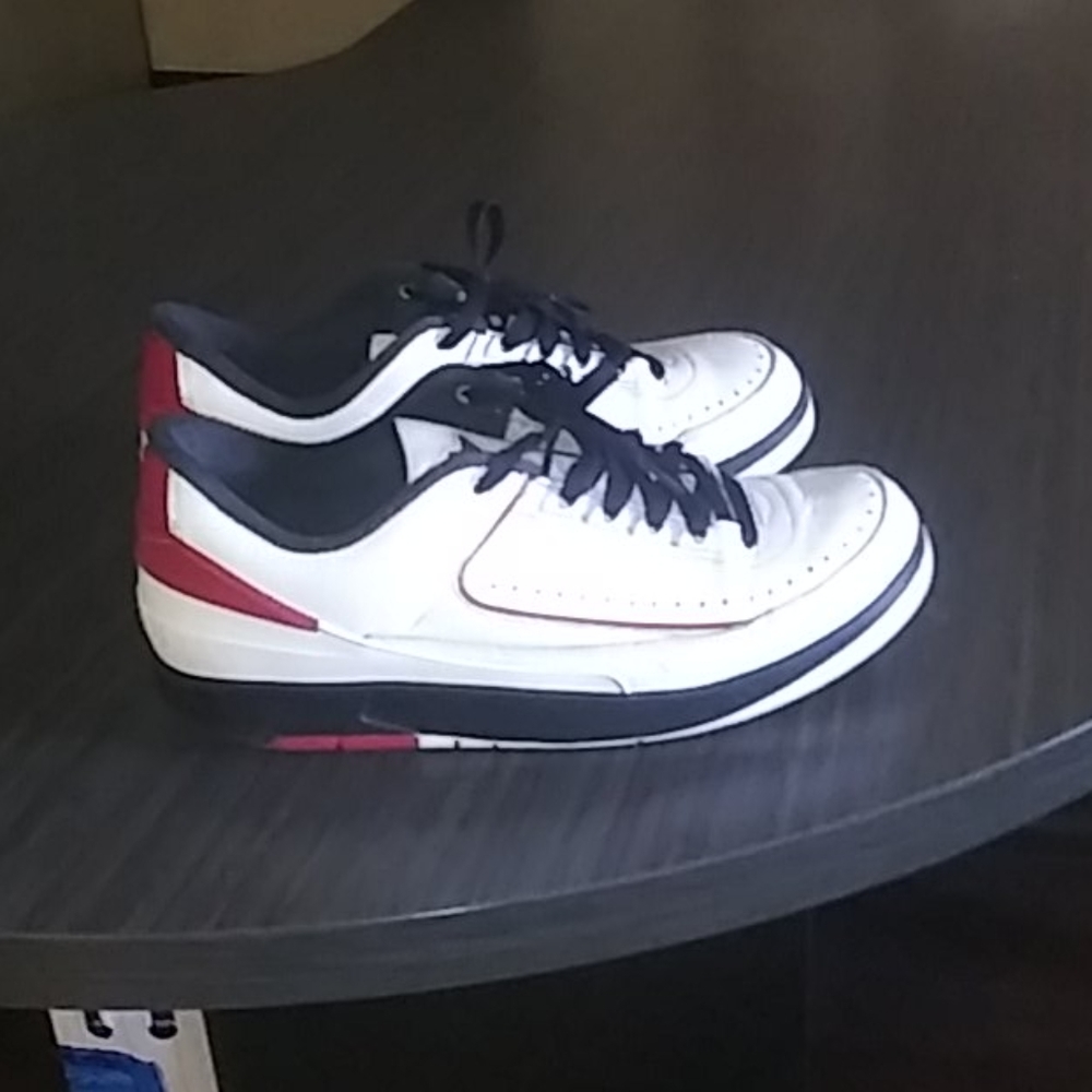 Nike Air Jordan 2s size 10